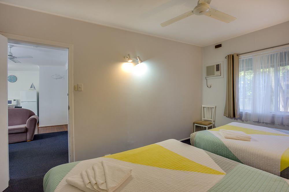 Ocean Park Motel & Holiday Apartments 콥스 하버 외부 사진